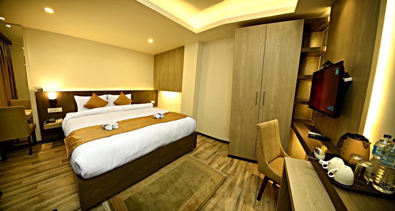 The Milestone Hotel Catmandu Exterior foto