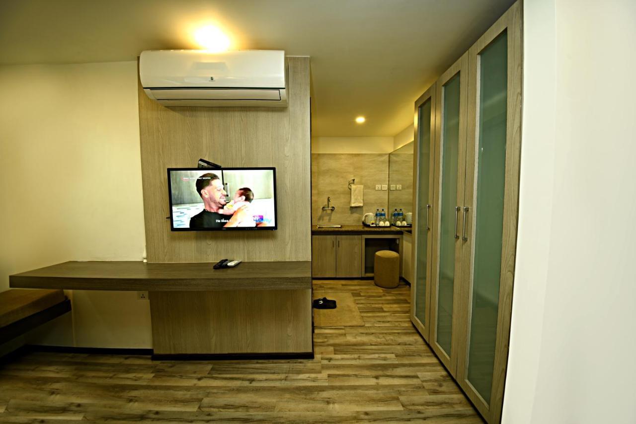 The Milestone Hotel Catmandu Exterior foto